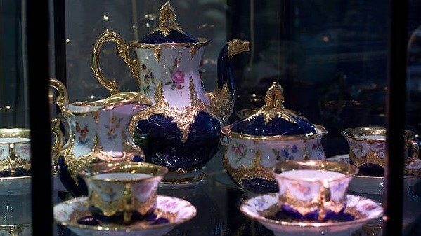 Antique china sets buyers in Denver, North Carolina. Updated 2025